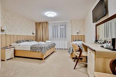 Triple Room with Private Bathroom