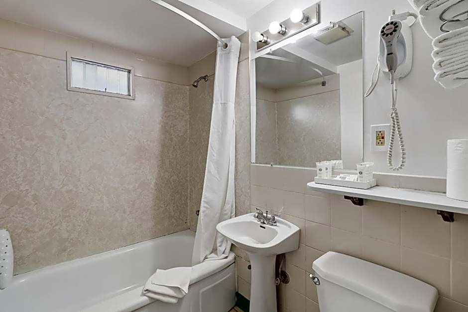 Canadas Best Value Desert Inn & Suites Cache Creek