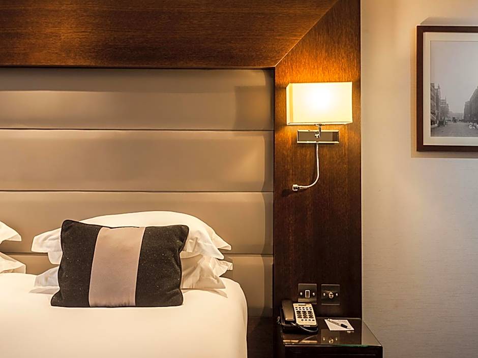 Park Grand London Heathrow