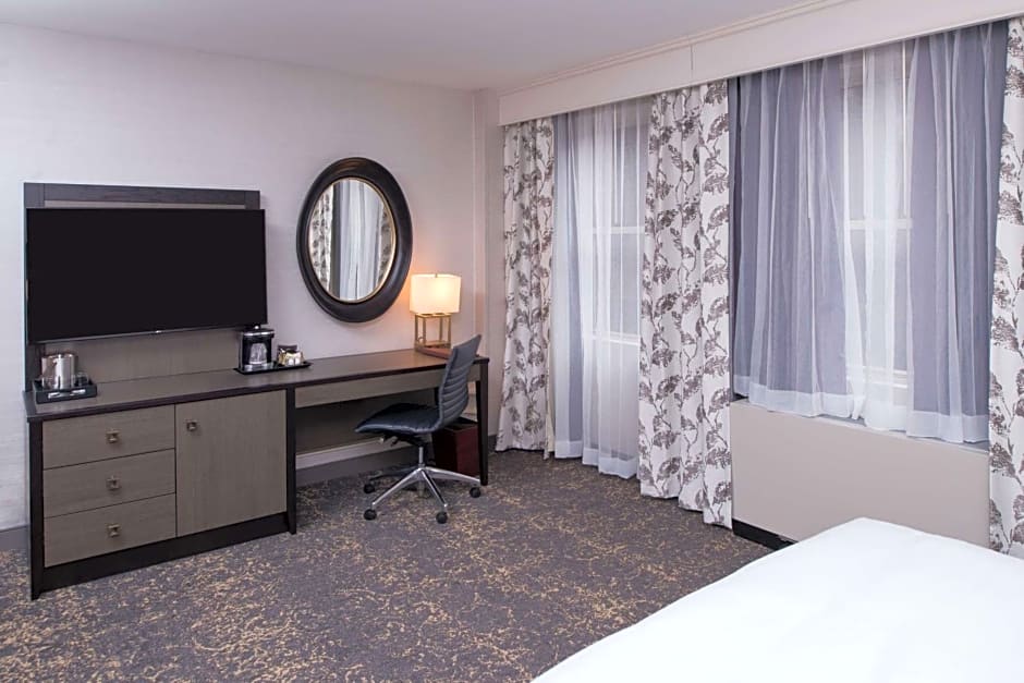 DoubleTree by Hilton Hotel Utica