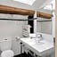 Le Phenix Hotel