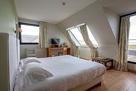 Double Room with Terrace and Sea View