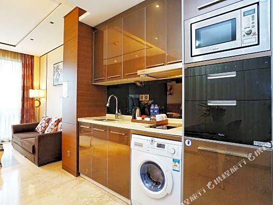 Poly Zhonghui Hotel Apartment (Guangzhou East Railway Station Sports Center)