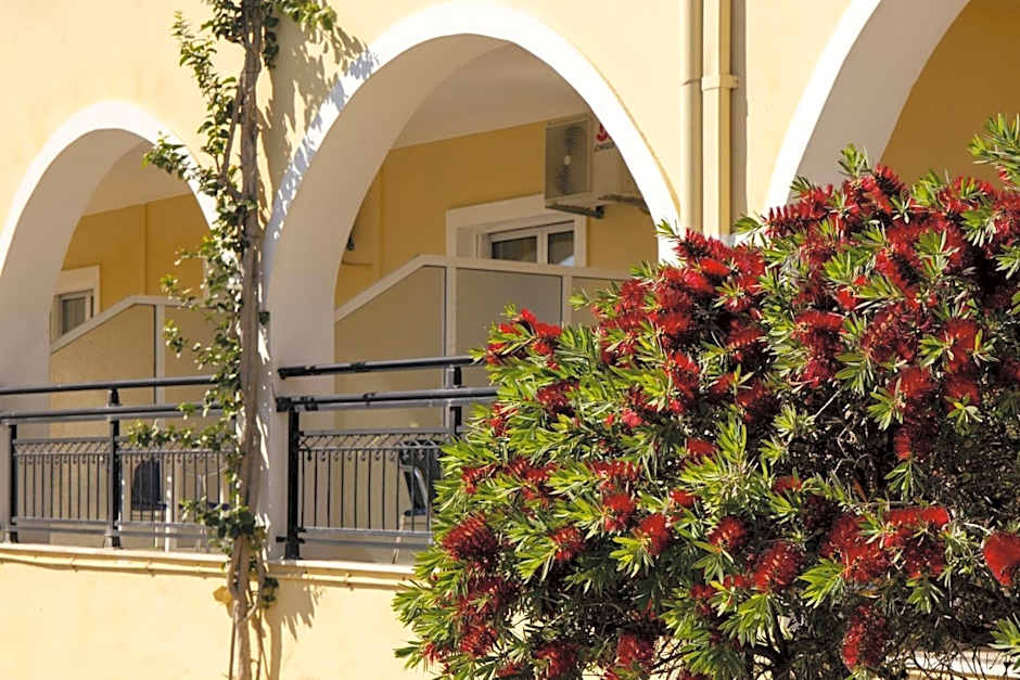 Searocco Studios & Apartments - Close to Alykes Center, by ZanteWize