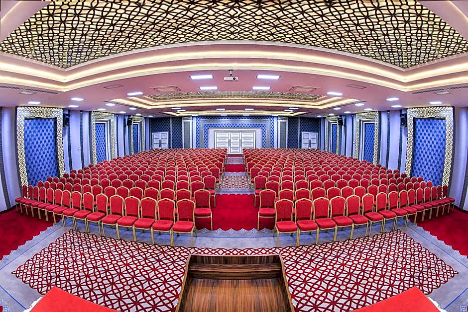 Demonti Hotel