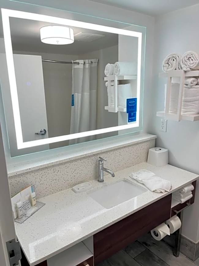 Hampton Inn & Suites Louisville East