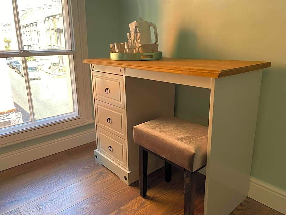 The Black Swan Hotel