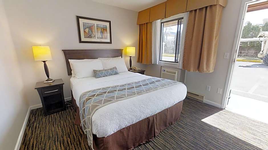 Recreation Inn and Suites Kelowna