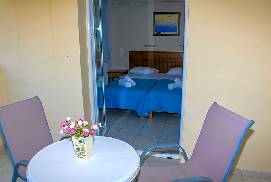 Sunshine Studios & Apartments