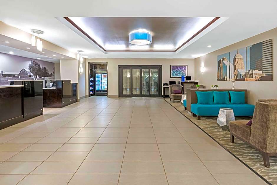La Quinta Inn & Suites by Wyndham Oklahoma City Yukon
