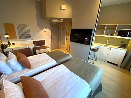 Standard Twin Room with Kitchenette