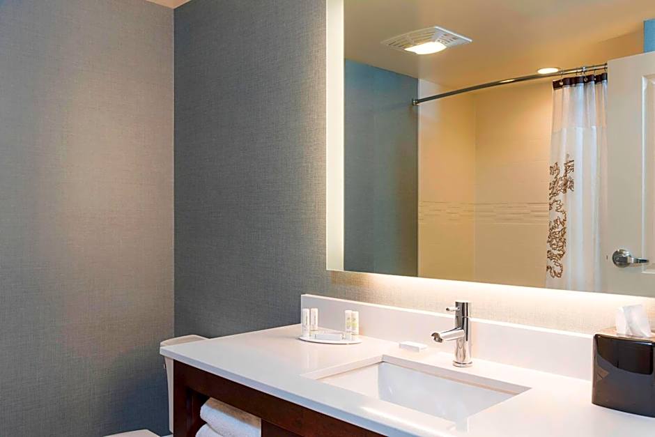 Residence Inn by Marriott Milwaukee West