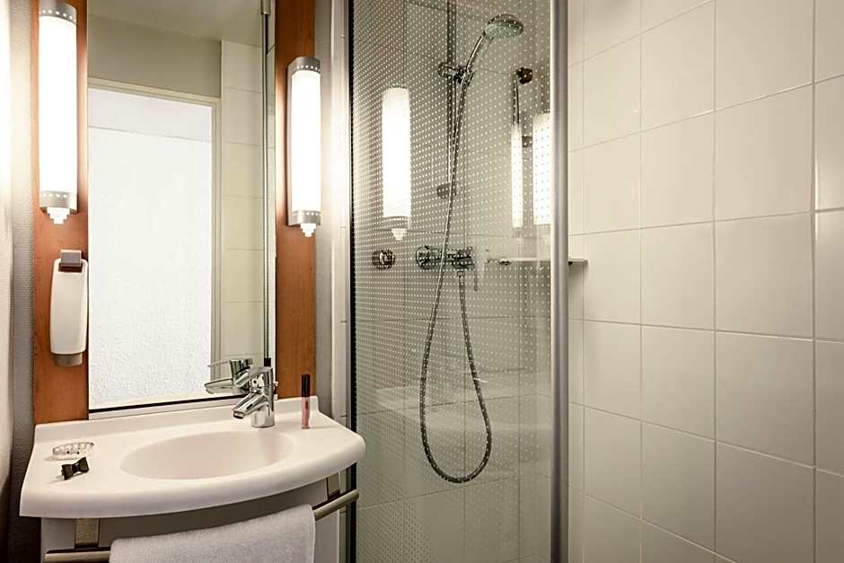 ibis Versailles Chateau