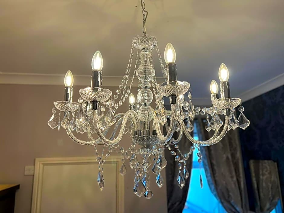 McGraths Hotel & Public Bar