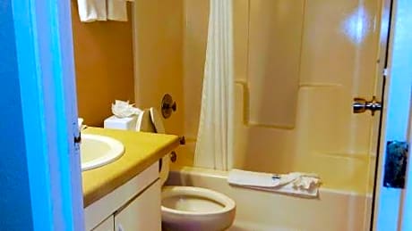 Deluxe Room with Two Double Beds