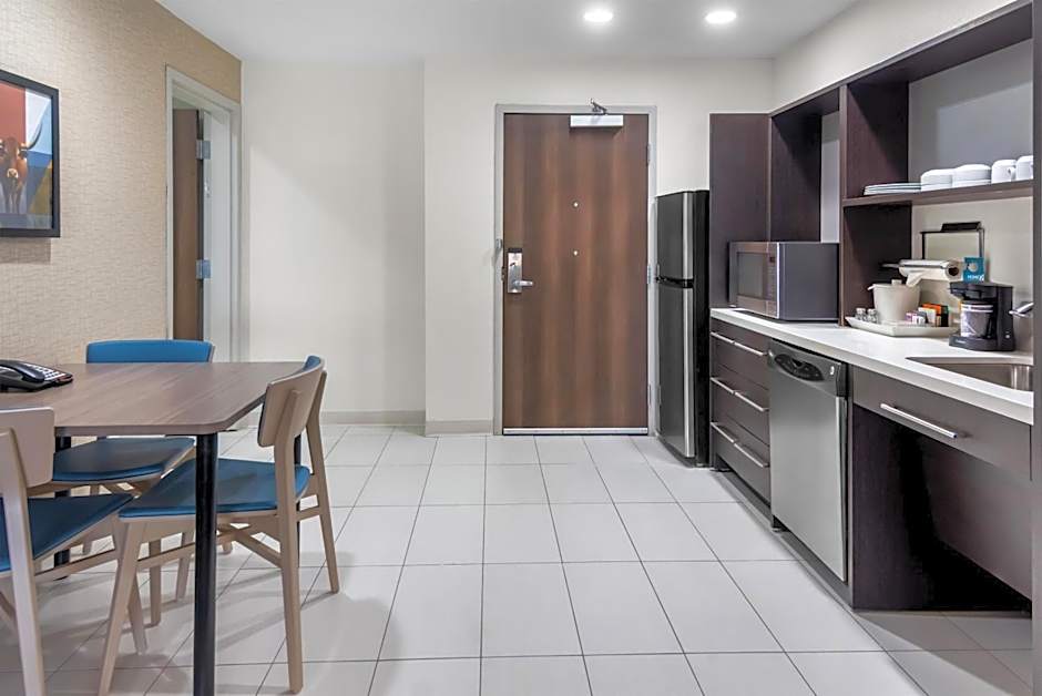 Home2 Suites by Hilton Dallas/Grand Prairie, TX