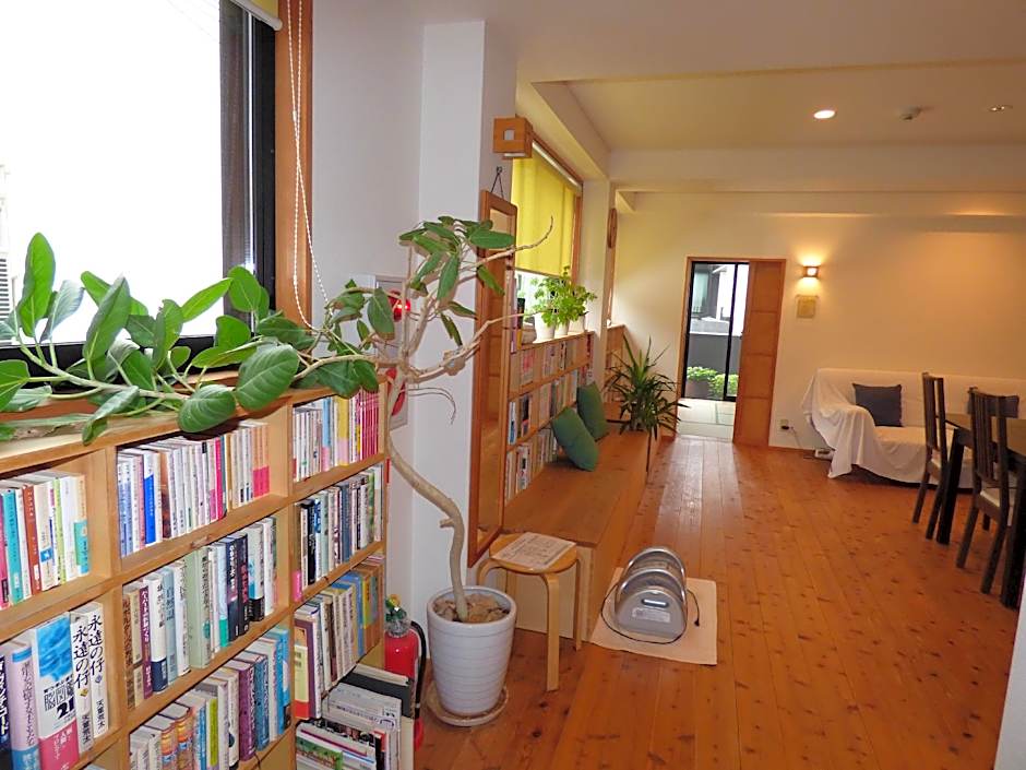 Guesthouse Hyakumanben Cross
