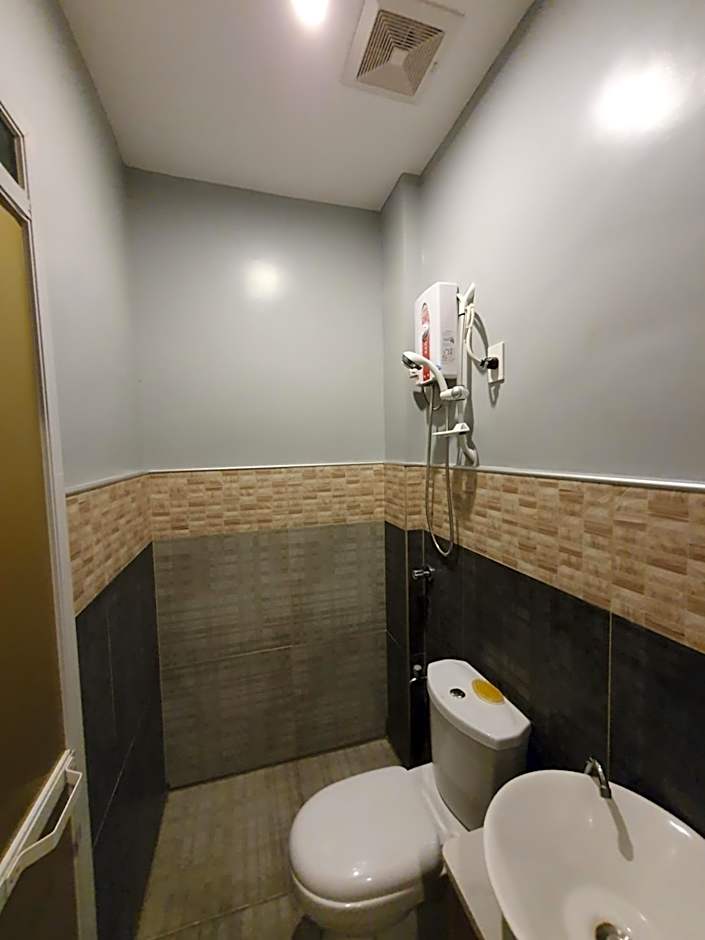 Felicidad Resto and Pension House