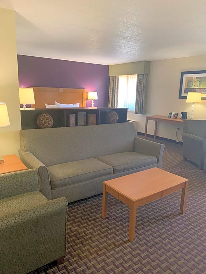 Ramada by Wyndham Marquette