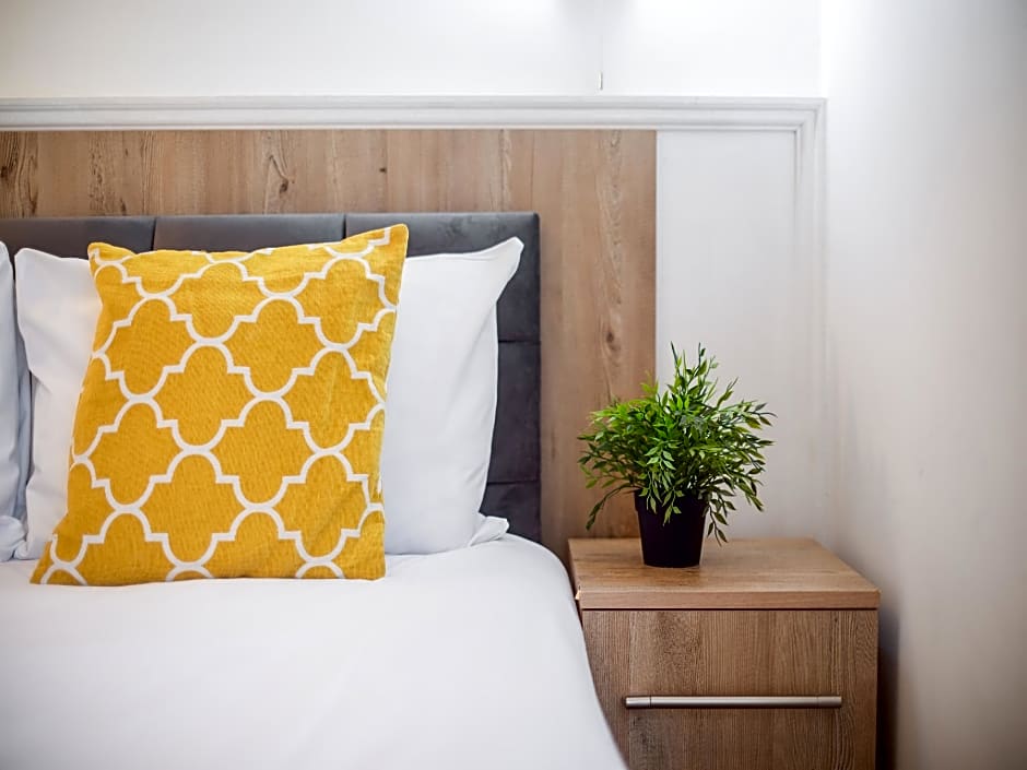 OYO TamTam Acton Hotel