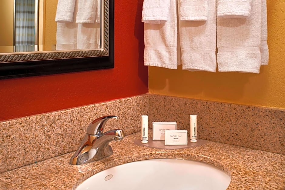 Courtyard by Marriott Louisville East