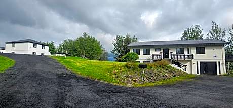 Fellskotshestar Guesthouse