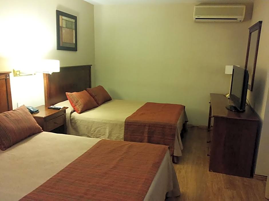 Howard Johnson by Wyndham San Pedro