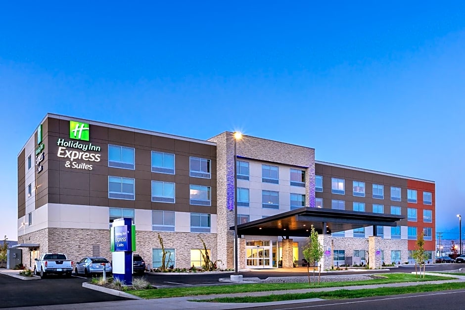 Holiday Inn Express and Suites Union Gap- Yakima Area