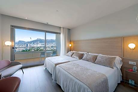 STANDARD ROOM WITH BALCONY (1 ADULT)