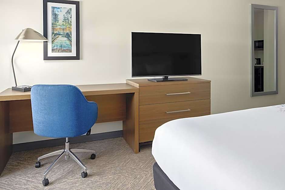 La Quinta Inn & Suites by Wyndham Locust Grove