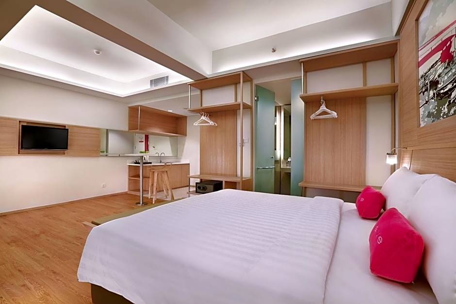 Photo 1 of 5 of Executive Suite