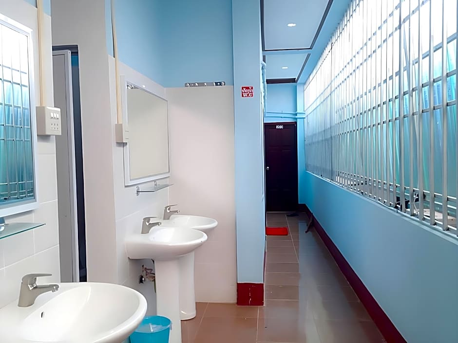 Lucky Backpackers Hostel