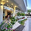 Avra Beach Hotel