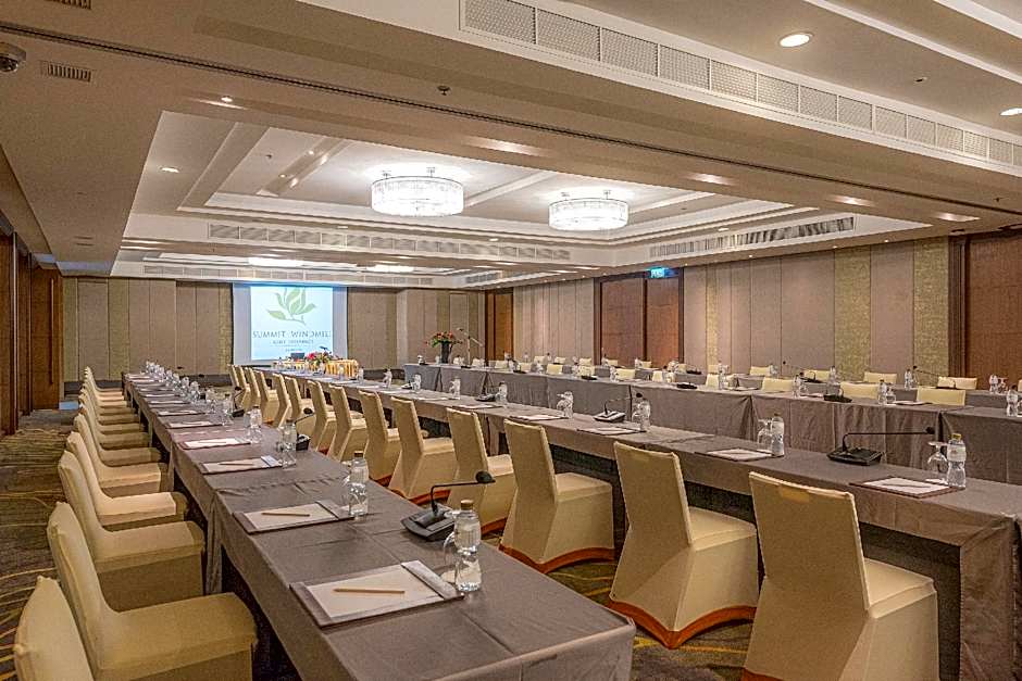 Summit Windmill Golf Residence