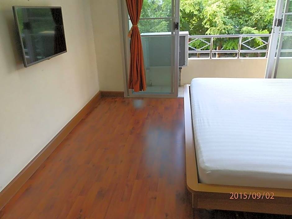 Sandy Serviced Apartment