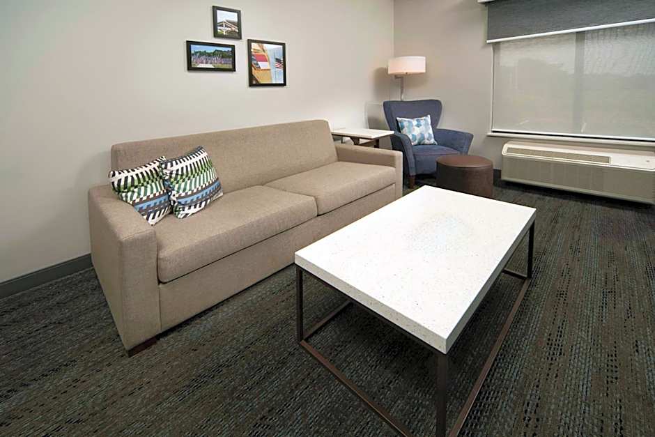 Four Points by Sheraton Fayetteville Fort Bragg