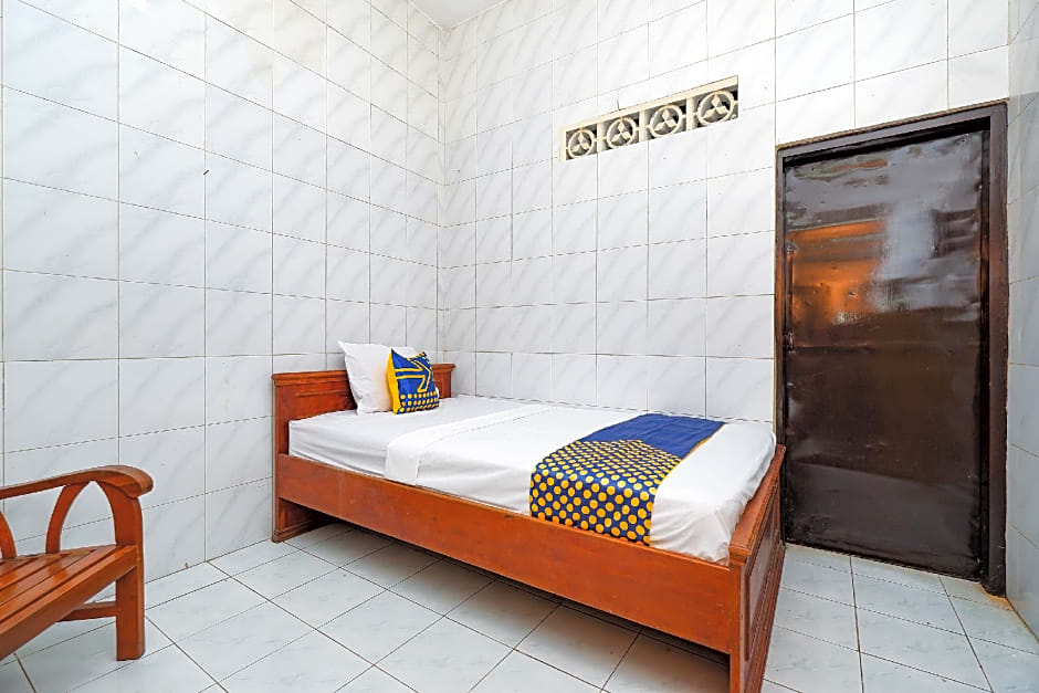 SPOT ON 2011 Hotel Mekar Sari