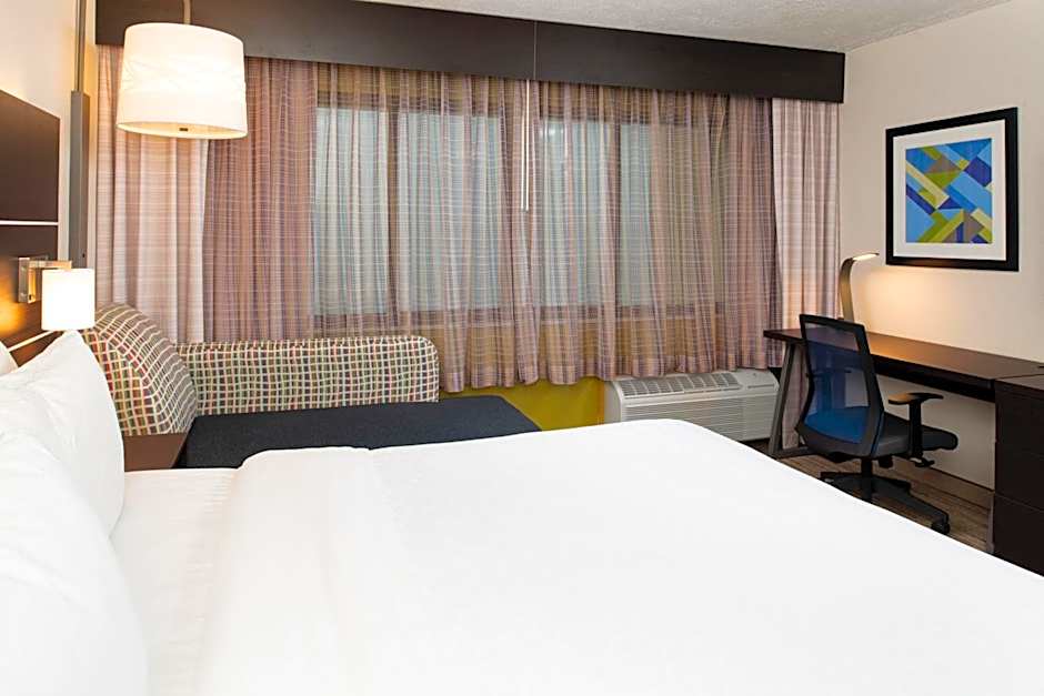 Holiday Inn Express Cincinnati West By IHG