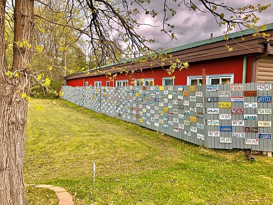 Hilltop Lodge and Cabins