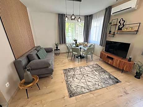 Maple Tree Budget Apartments