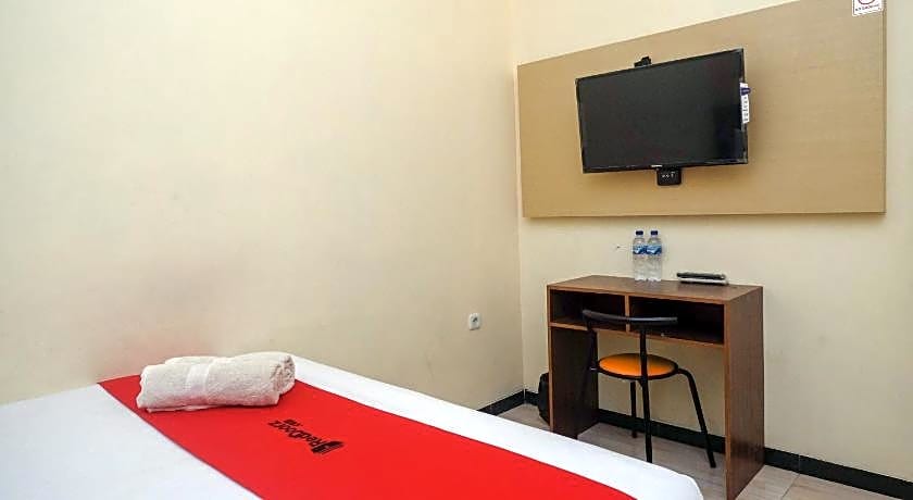 RedDoorz near Taman Pantai Alam Indah Tegal