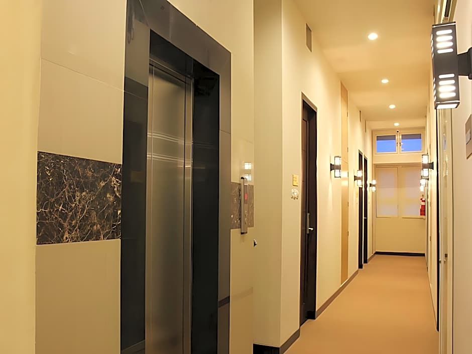 Luxpoint Hotel Surabaya