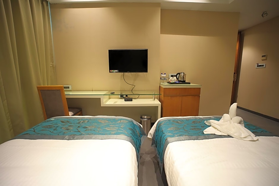 The Byke Delotel - Borivali