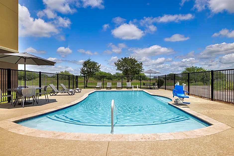 Hampton Inn Kenedy