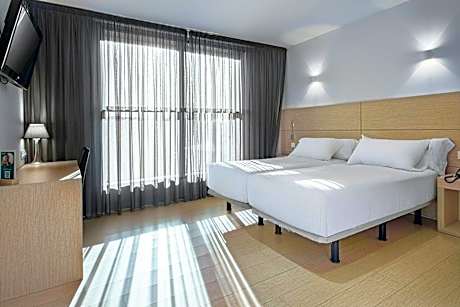 FAMILY TRIPLE ROOM 2 ADULTS+1CH