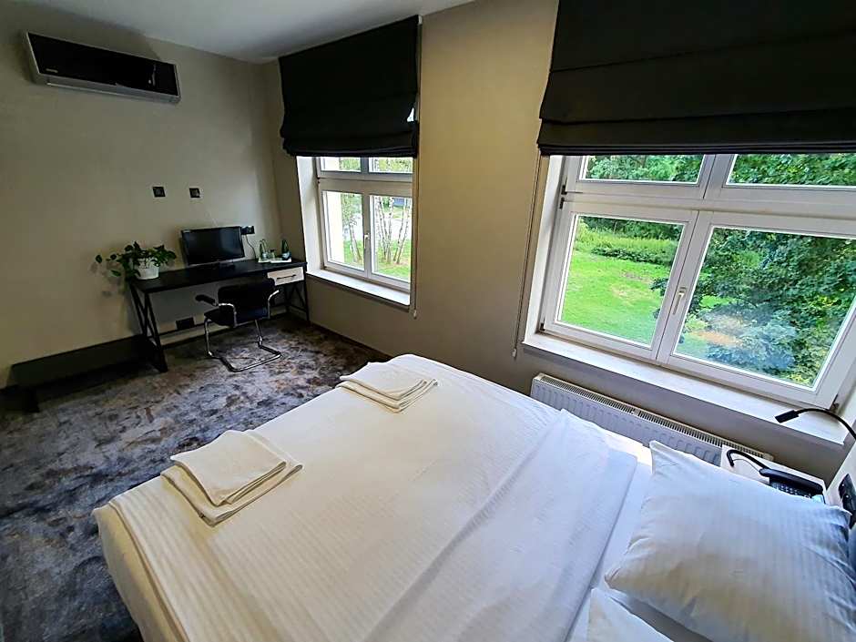 Photo 1 of 4 of Deluxe 1 Double Bed or 2 Beds