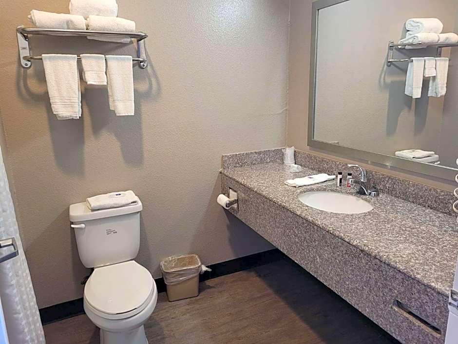 Days Inn & Suites by Wyndham Gonzales TX