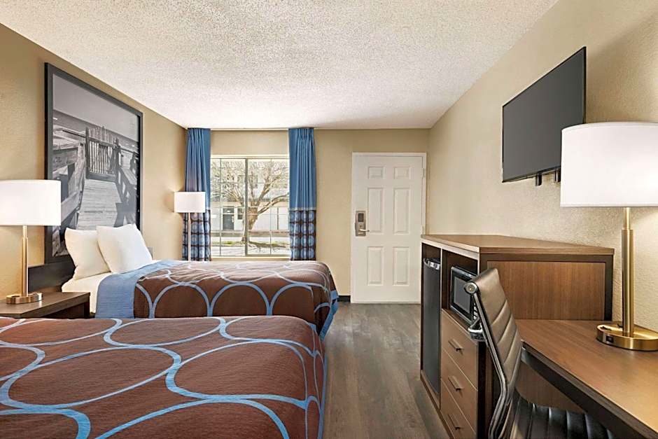 Super 8 by Wyndham Gulfport Near Biloxi