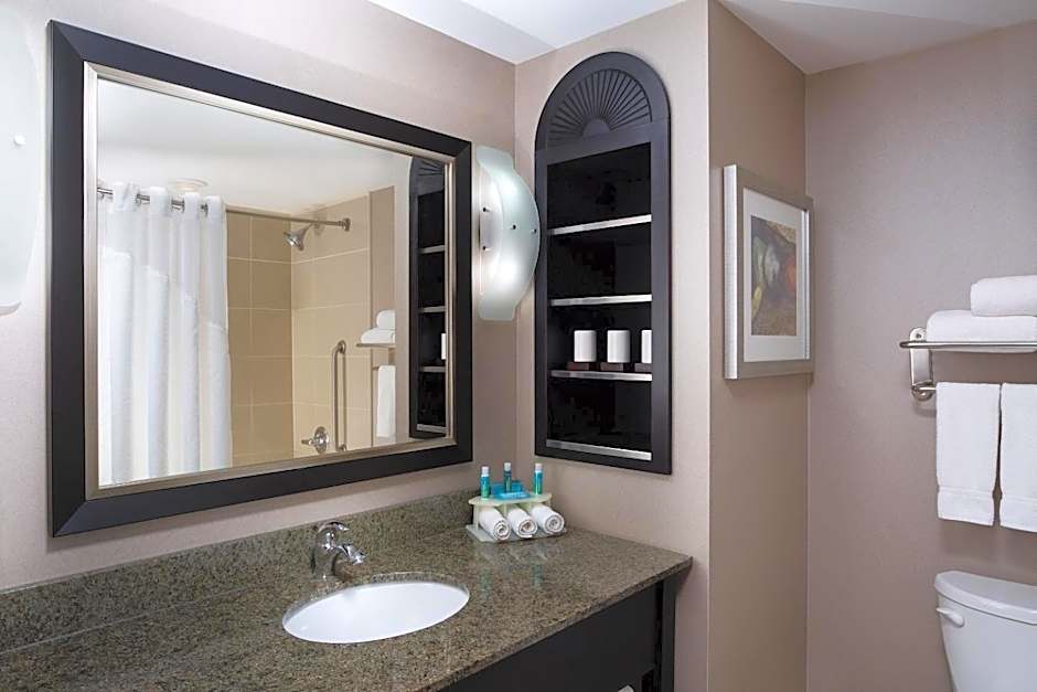 Holiday Inn Express & Suites Ottawa West - Nepean by IHG