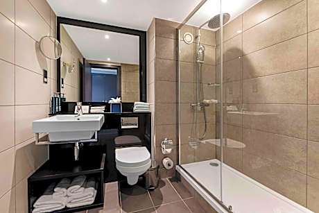 TWO DOUBLE BEDS ACCESSIBLE GUEST ROOM